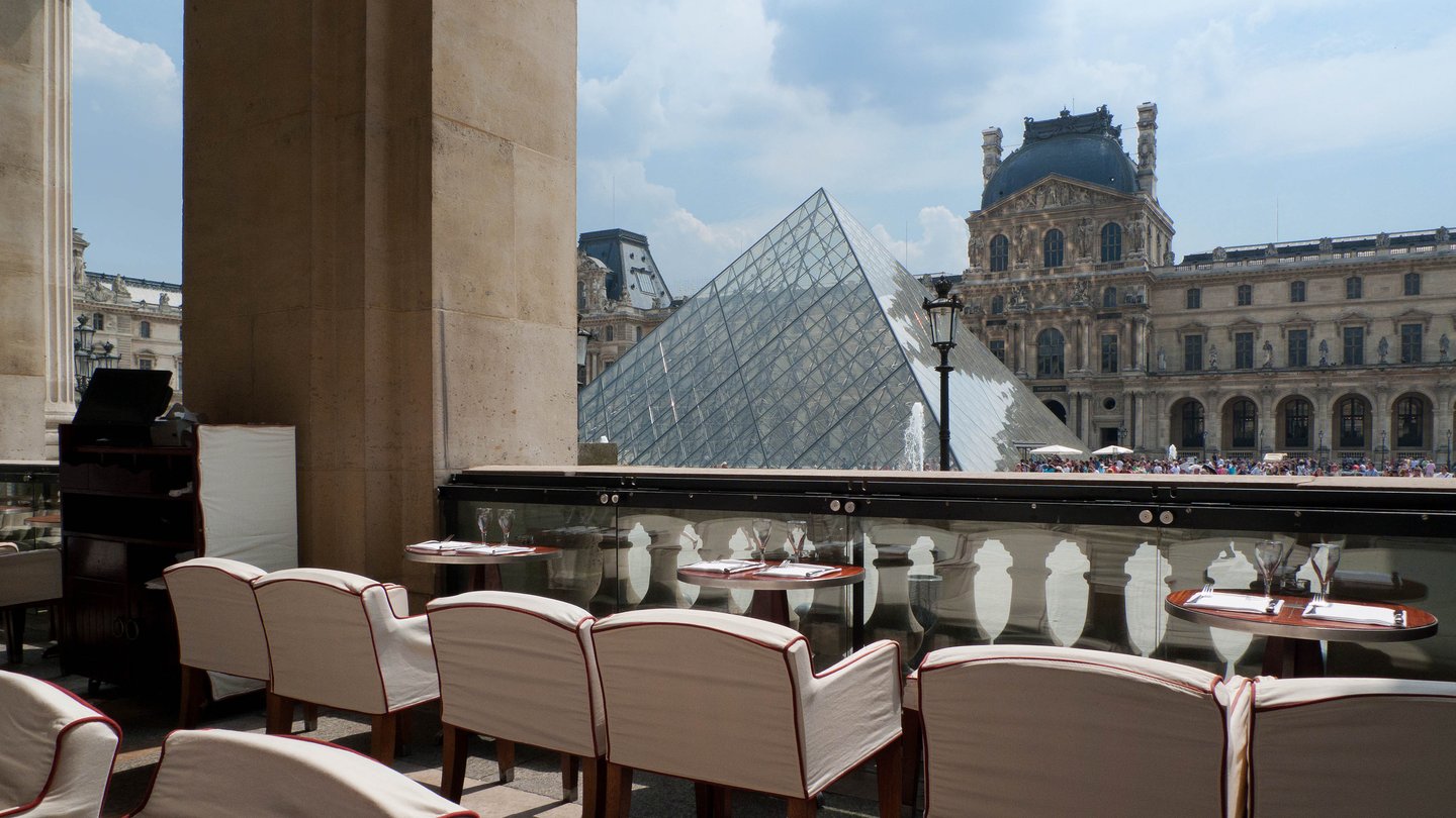 Le Café Marly banner image